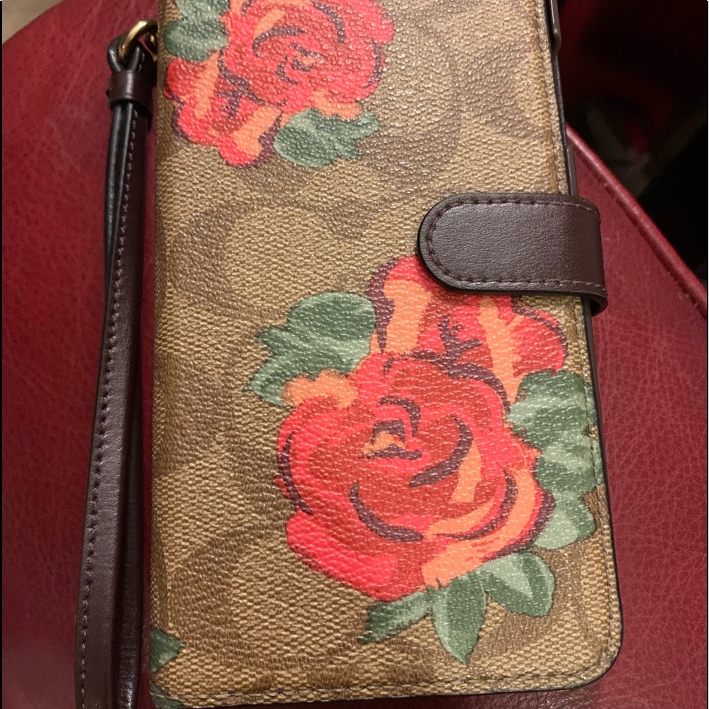 Coach iPhone XS MAX wallet cover. Excellent